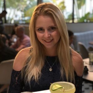 Meet Your Posher(s) - Amanda and Buttercup!